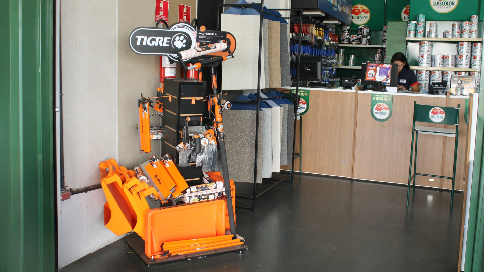 INTERIOR LOJA VAI XORA TINTAS BELVEDERE