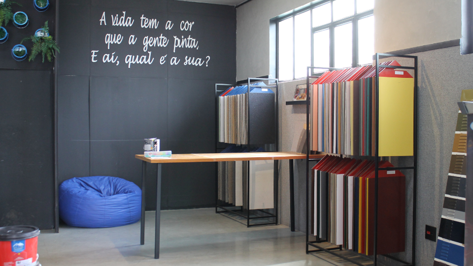 INTERIOR LOJA VAI XORA TINTAS POTIRENDABA